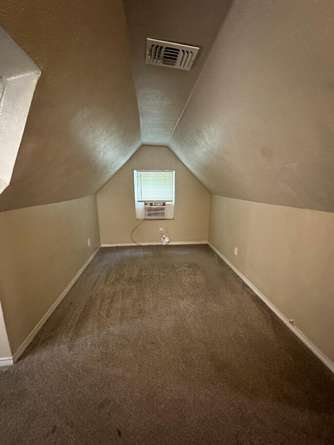 Building Photo - Spacious 2-Story Home Near Texas Tech – Al...