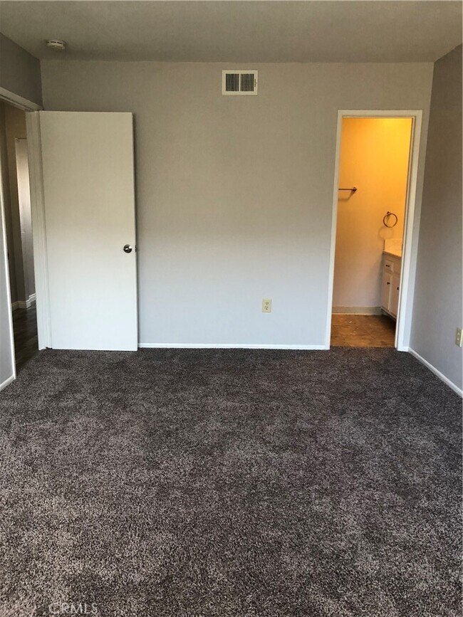 Building Photo - 16541 Kellog Cir