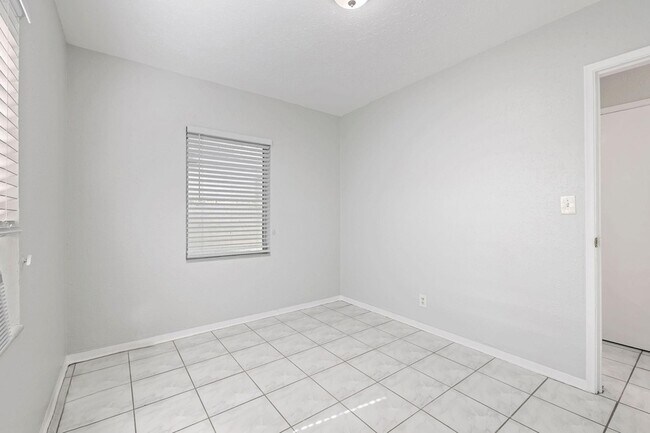 Building Photo - 1409 NW 7th Ave