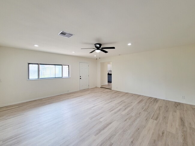 Building Photo - 301 Cypress St