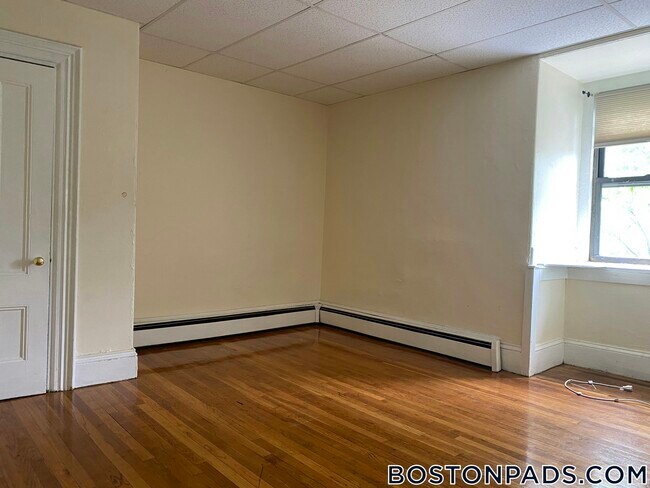Building Photo - 179 Harvard St