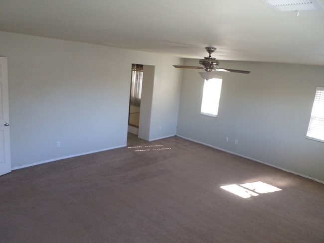Building Photo - Monument Ranch - BIG home with LOTS to off...