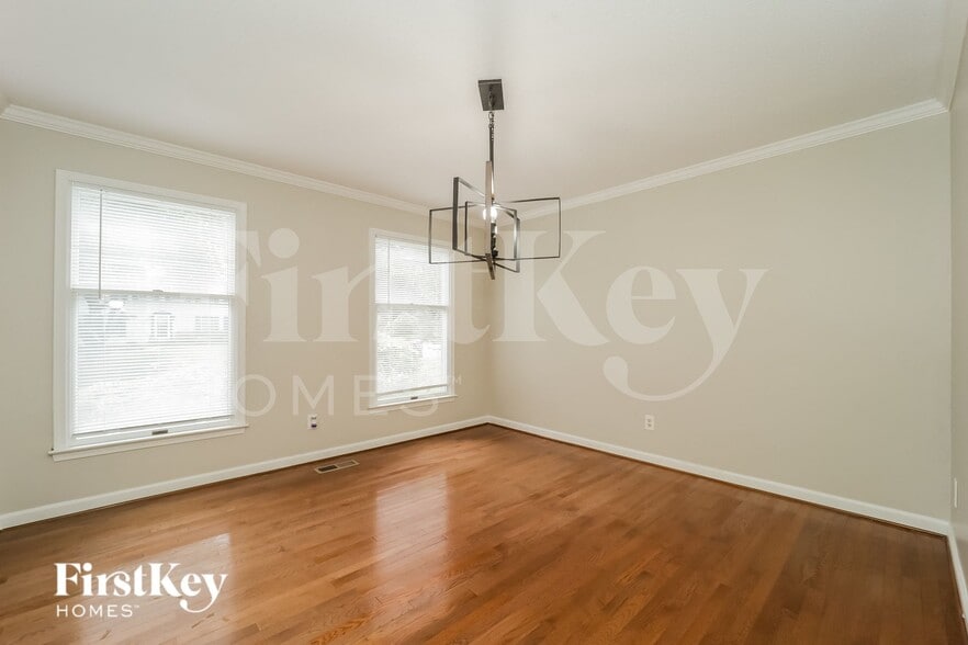 Building Photo - 1303 Wakefield Pl
