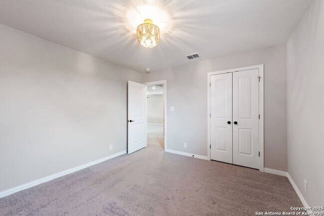 Building Photo - 2058 Egret Ave