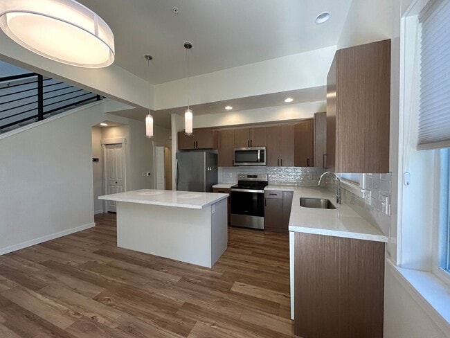 Building Photo - 4234 Cameo Ln