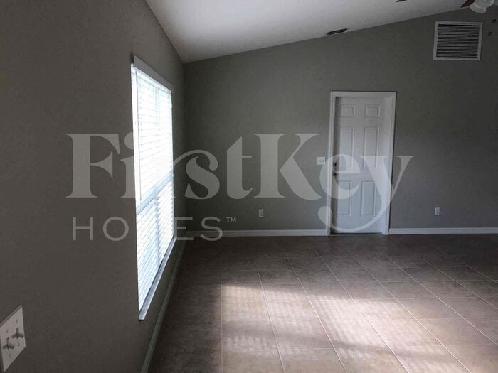 Building Photo - 11986 Booth Ave