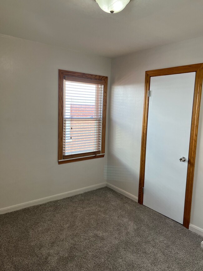 Bedroom 2 - 8634 W Burleigh St