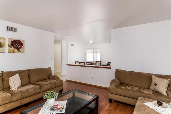 Building Photo - 2291 Flushing Dr