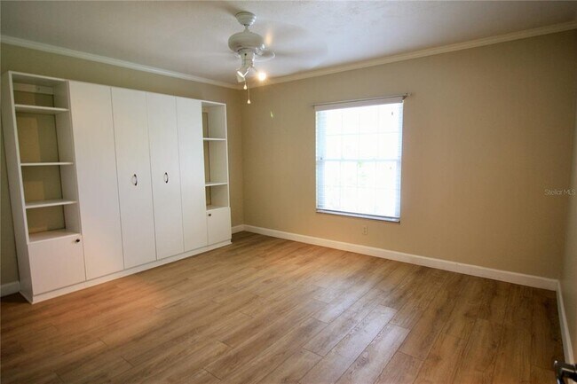 Building Photo - 1098 Villa Ln