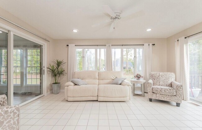 Building Photo - 3x2 Fairfield Harbour Dream Home in Birdland!