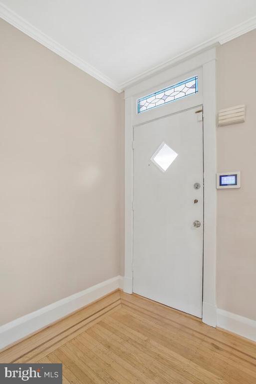 Building Photo - 729 Grundy St