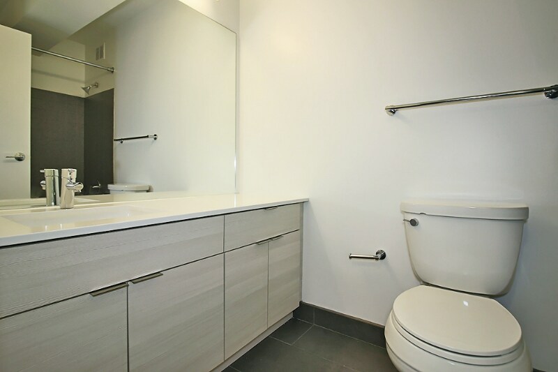 Building Photo - 410 E Ohio St