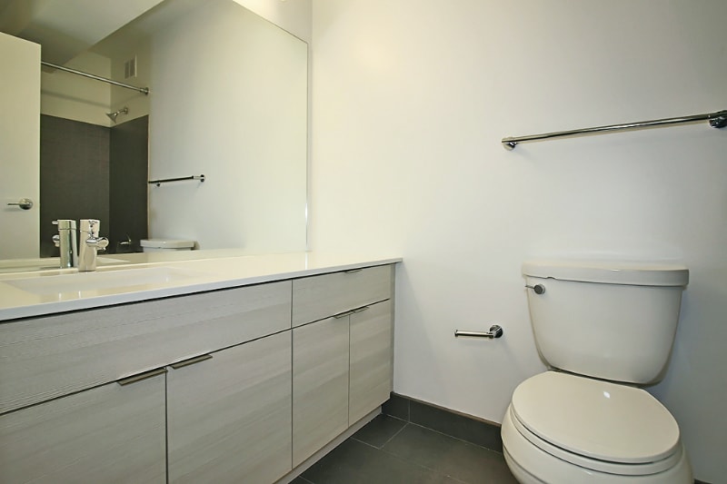 Building Photo - 413 E Ohio St