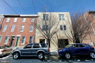 Building Photo - 447 Fairmount Ave