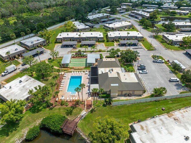 Building Photo - 4112 Hampton Dr