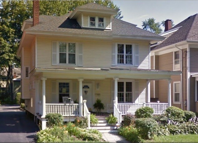 Front View - 1110 Waverly Pl