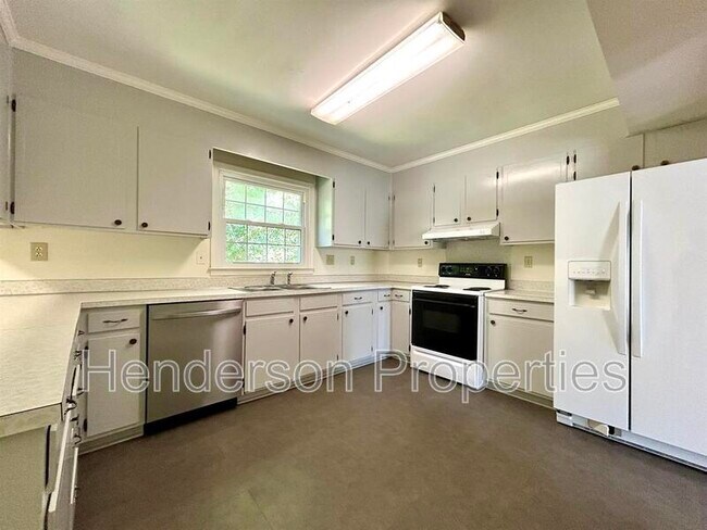 Building Photo - 9211 Robert Frost Ln