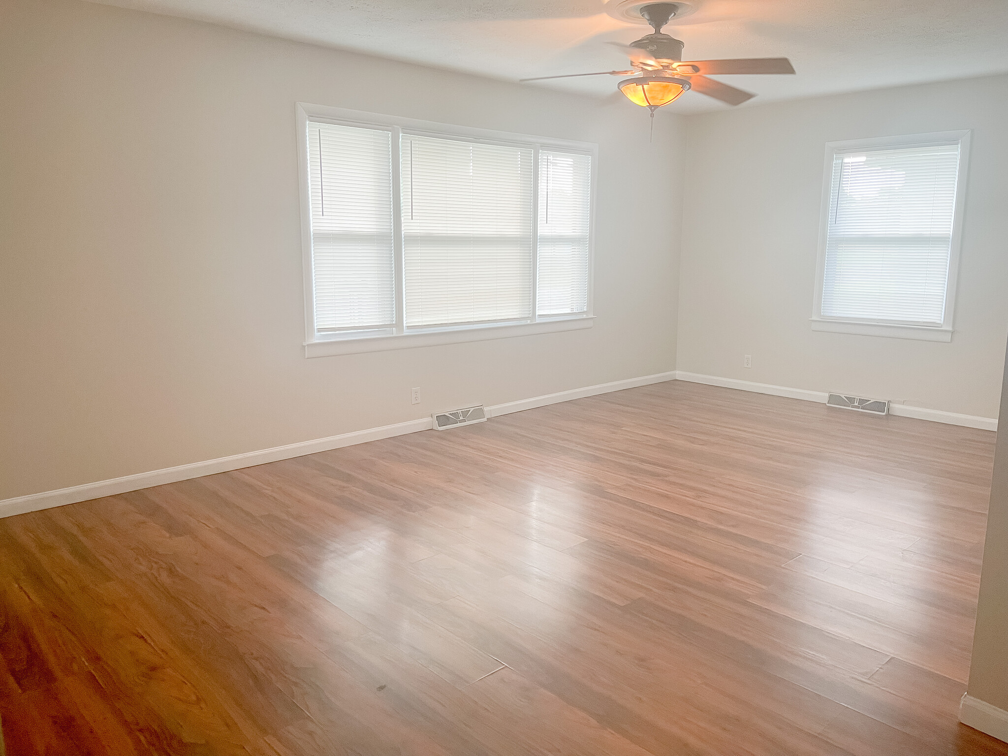 Building Photo - 18 Jon St