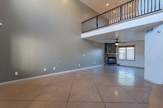 Building Photo - 110 S Placita Colonia Solana