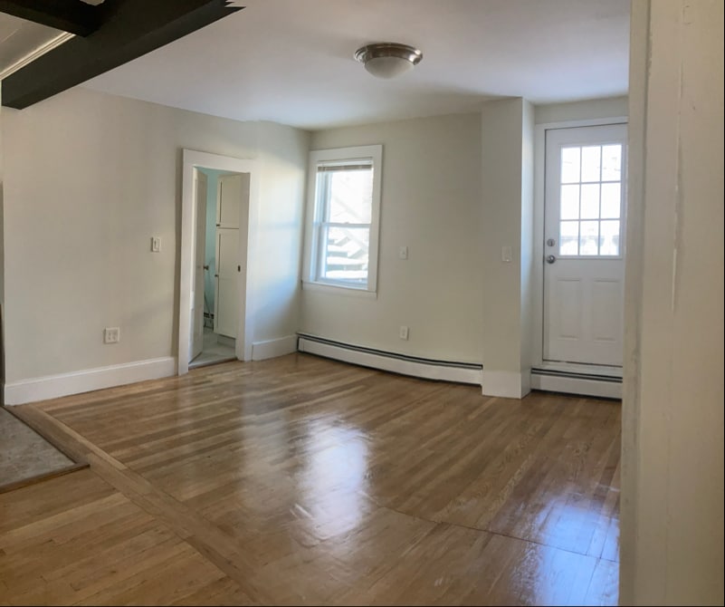 Building Photo - 28 1/2 Grove St