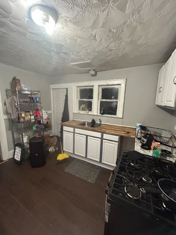 Building Photo - 531 Seymour St