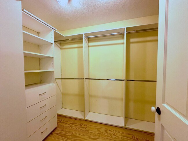 Building Photo - South End 3/2-Quiet, 2 bed/2 bath