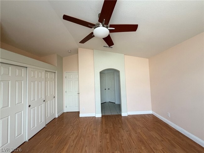 Building Photo - 8638 White River Dr