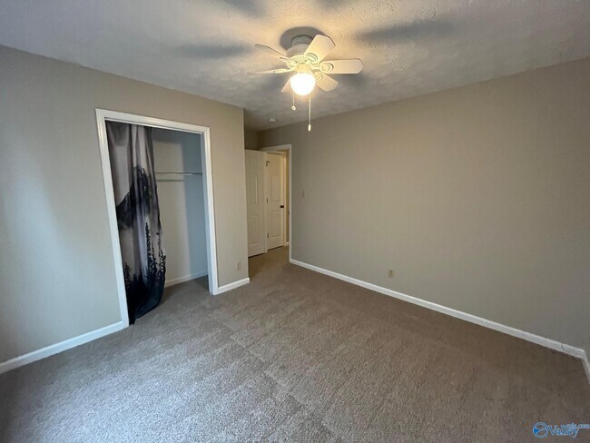 Building Photo - 2006 Lancaster Ave SW