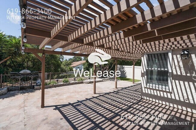 Building Photo - 15147 Avenida Rorras