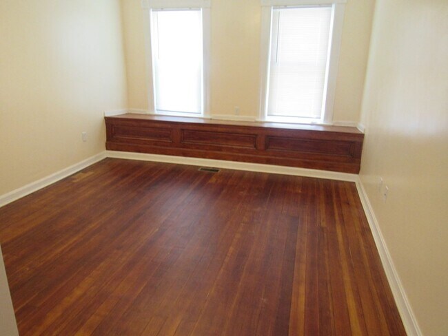 Building Photo - 57 Clover Street