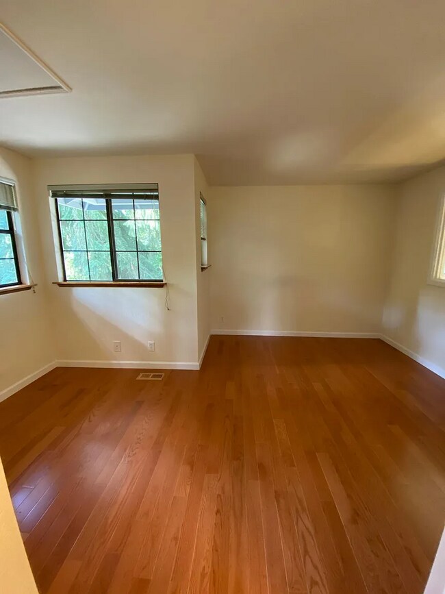 2nd floor bedroom - 6801 119th Pl SE