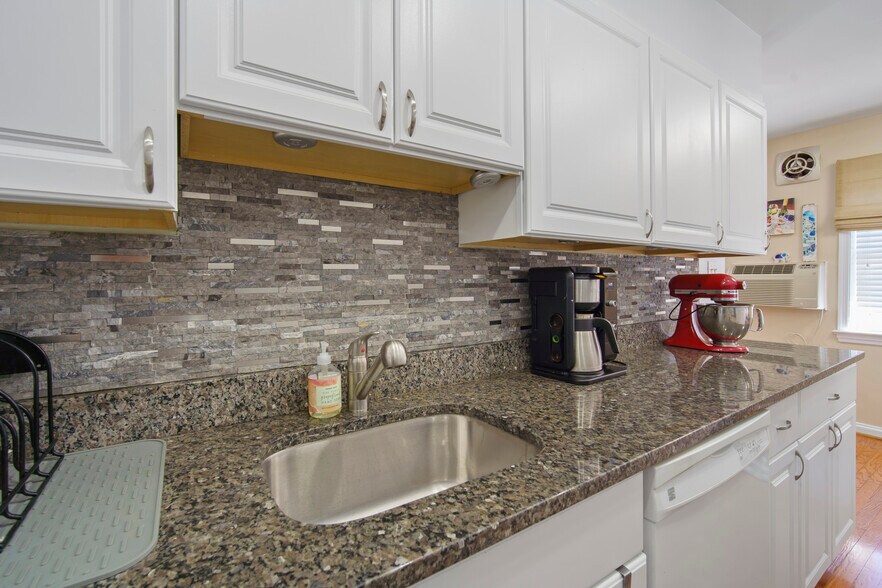Building Photo - 4803 Wellington Dr