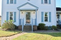 Building Photo - 3BD/2.5BA Home minutes from Dam Neck!  Full fenced Back yard!!