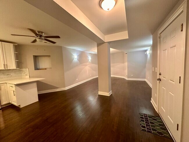 Building Photo - 4518 S King Dr