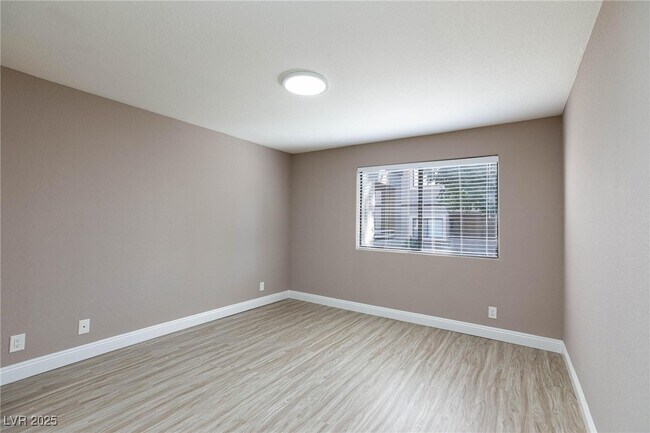 Building Photo - 5058 S Rainbow Blvd