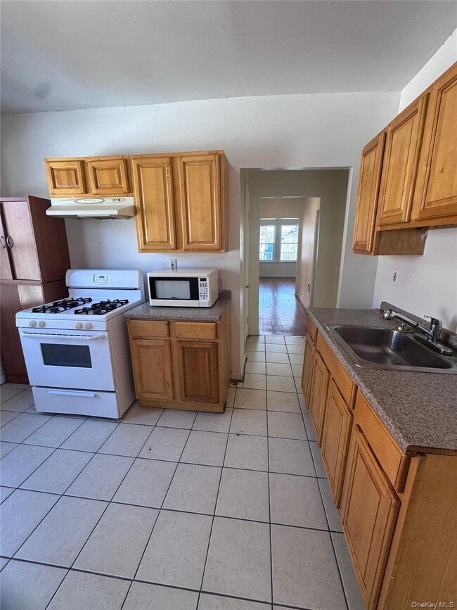 Building Photo - 4 Gray St