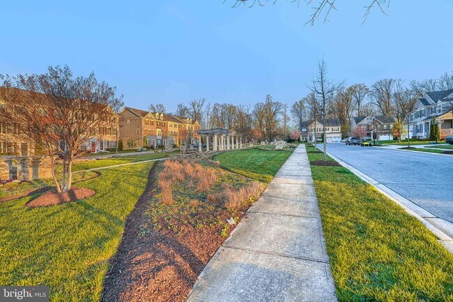 Building Photo - 601 Long Wall Dr