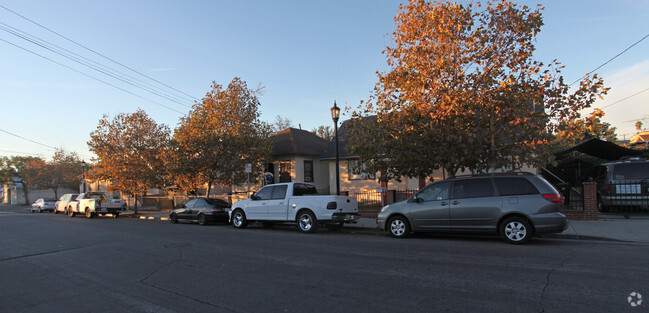 Building Photo - 200-210 1/2 N Avenue 58