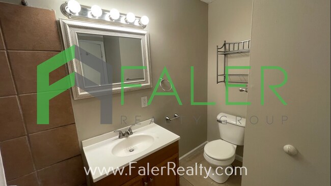 Building Photo - Beautiful 3 bedroom home with attached garage