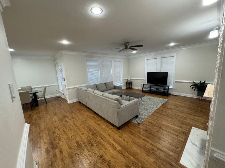 Building Photo - 259 W Ocean View Ave