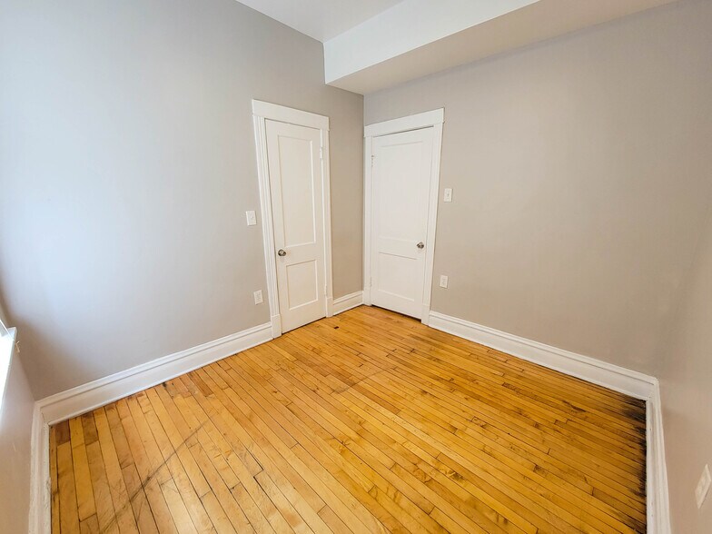 Building Photo - 4226 W Kamerling Ave