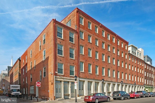 Primary Photo - 20 N Front St