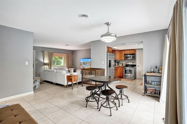 Building Photo - 6210 NE 21st Rd