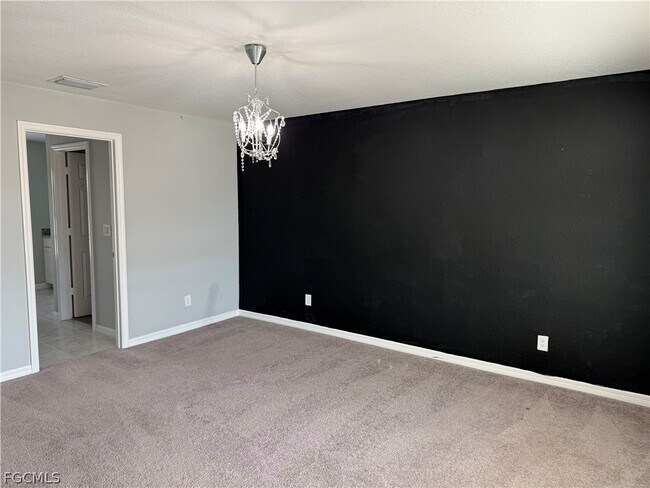 Building Photo - 910 NW 8th Terrace