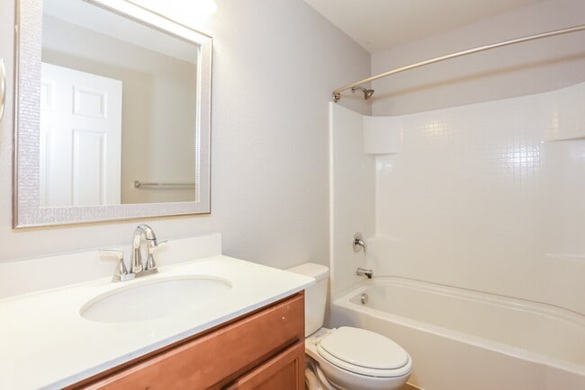 Building Photo - 128 Feverbush Dr