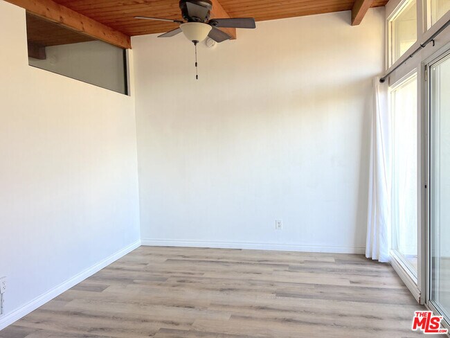 Building Photo - 6232 Tapia Dr