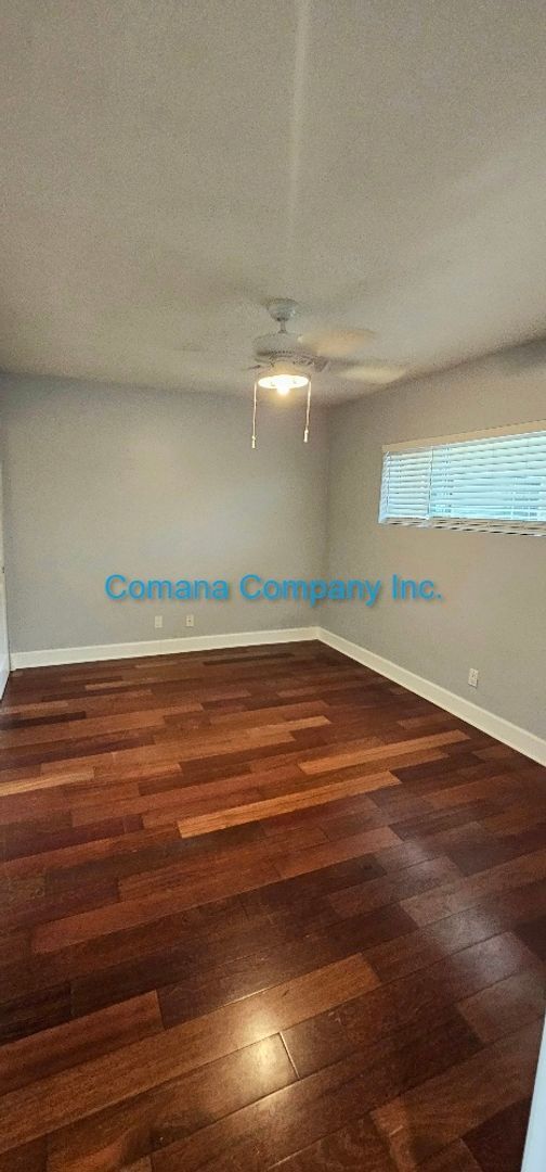 Building Photo - Beautifully appointed one bedroom one Bath...