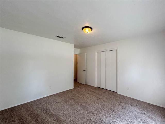 Building Photo - 1425 E Windsor Dr