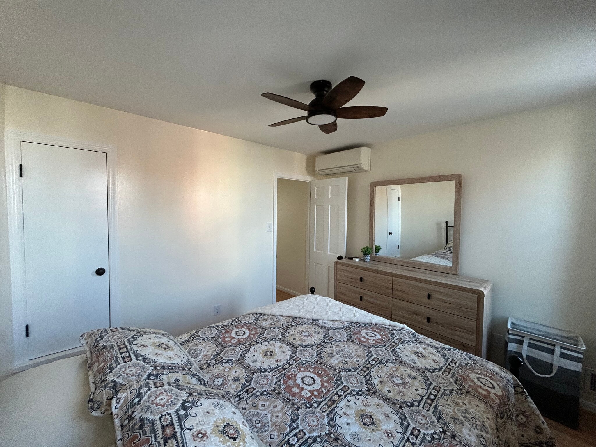 Building Photo - 114 N Collington Ave