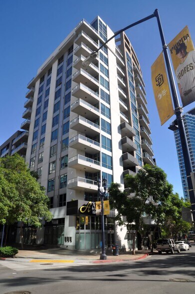 Exterior 10th Ave. - 253 10th Ave